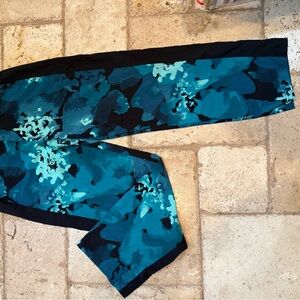 Fabletics Teal and Black Patterned Light Workout Pants